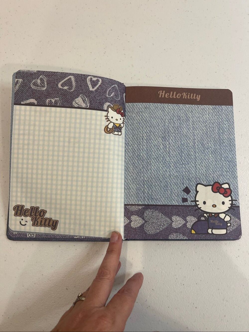 Hello Kitty diary hard cover journal book with pen - Picture 4 of 6